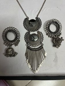 Silver Tone Jewelry Set