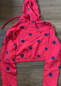 Croped Ladybug Printed Sweatshirt With A Cap