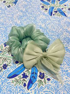Green Scrunchie & Bow Set