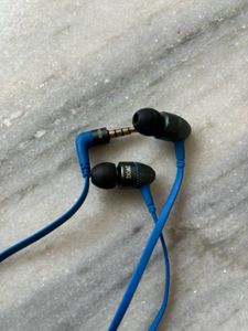 Boat Bass heads 225 Wired Earphones With Case