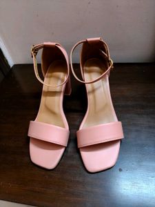 Women Pink Block Heel Strappy Buckle Sandali