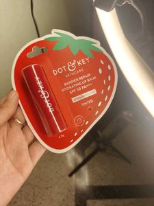 Dot & Key Hydrating Lip Balm