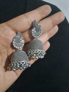 Silver Color Earings.