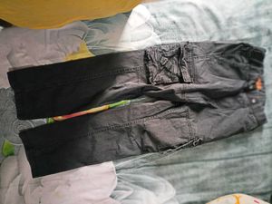 Green Olives Nd Black Cargo Pants