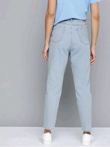 Light Wash Denim Boyfriend Jeans