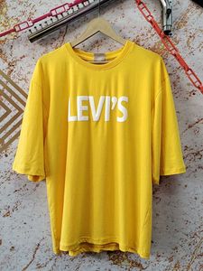Levi&#39;s Yellow Graphic T-shirt