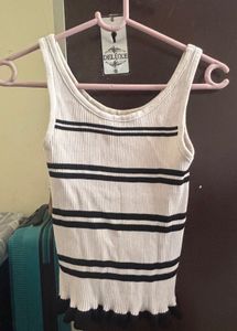 Sleeveless Crop Top!!