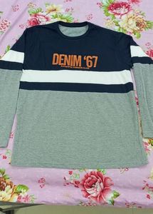 DENIM T SHIRT IN SUPER CONDITION