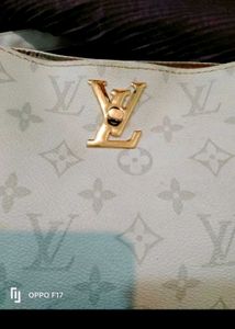 Louis Vuitton White Slingbag