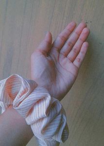 Set Of 3 Scrunchies + 🎁