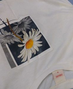 Daisy Graphic Tee