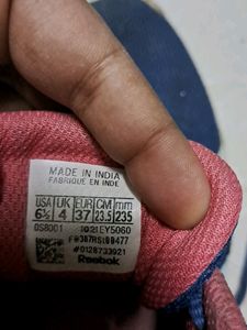Original Reebok Shoes Women Size 4