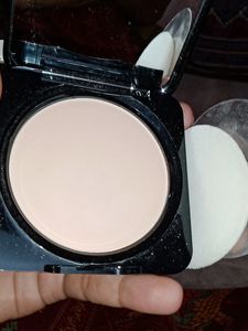 Ny Bae Runway Radiance Compact Powder