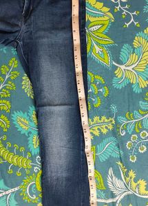 Levi&#39;s Jean XS ize 28&#34;
