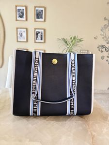 Tommy Hilfiger Solid Tote Bag
