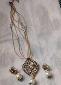 Elegant Gold & Pearl Jewelry Set – Unused & Well-P