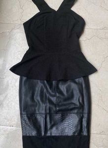 Body hugging Leather Skirt