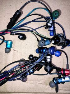 Lot Of Branded Blutooth Nackband