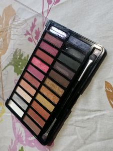 Sfr Colour Beauty Killer Eyeshadow Palette(1 Shade Damaged)