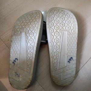 Walkaroo Slippers