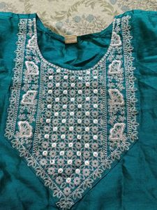 Elegant Green Embroidered Kurta