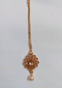Gold-Toned Embellished Mangtikka