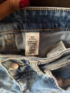 H&amp;M Knee Ripped Jeans