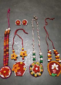 Pack Of 24 Jwellery And Earings Set...