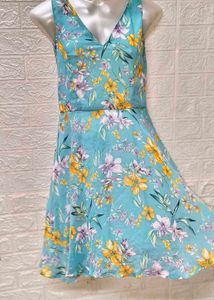 Sera Brand Floral Dress Small Size 30 Inches