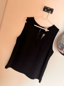 BRAND NEW H&amp;M BLOUSE 🖤