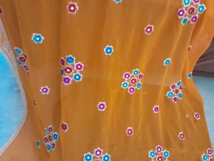 🛍️Elegant Yellow Floral Saree⭐⭐⭐⭐⭐
