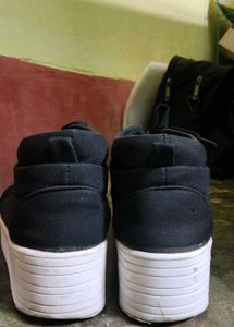 Woman Black Sneakers UK 6&amp;7 Can Also Buy