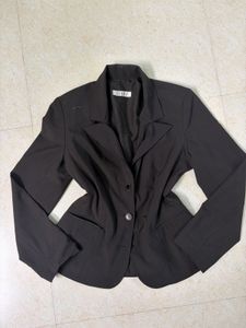 Chic Black Blazer 🫶🏻( small defect not visible)