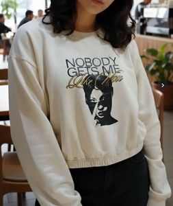 “New”Stylish Graphic Print Crop Top