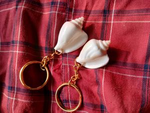 Sea Shell Keychain (Set Of 2)