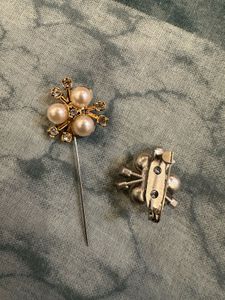 Pearl &amp; Rhinestone Brooch Set