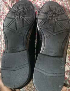 Men&#39;s Leather Lace-Up Shoes ? Sleek Design for Fo