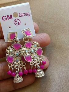 GM Earring: Stylish Pink Earrings