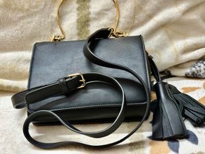 Vanheusen Chic Black Crossbody Bag