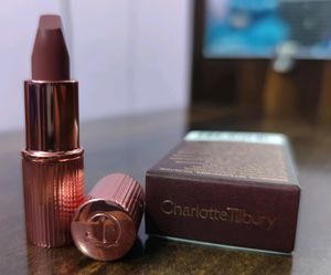 Charlotte Tillbury K.I.S.S.I.N.G Lipstick..