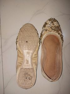 Punjabi Jutti (Golden) (SIZE: 36,37)