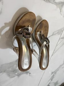 Tranperent Hill Sandle Price Dropped