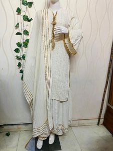 White & Gold Embroidered Salwar Kameez