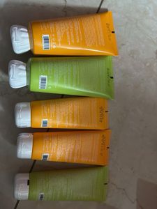 Dot &amp; Key Face Wash