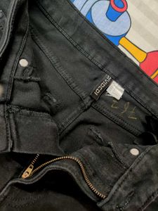 H&amp;M Black Skinny Jeans👖 (Mostly U***)