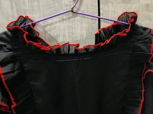 Black Ruffle Top🖤