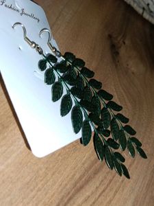 Leaf Shaped Earrings (Green)