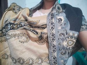 Elegant shawls reversible you can wear in 2 side