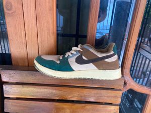 Nike Low Top Sneakers