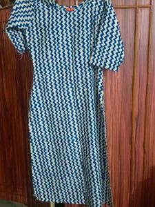 Stylish Blue & White Printed Kurta
